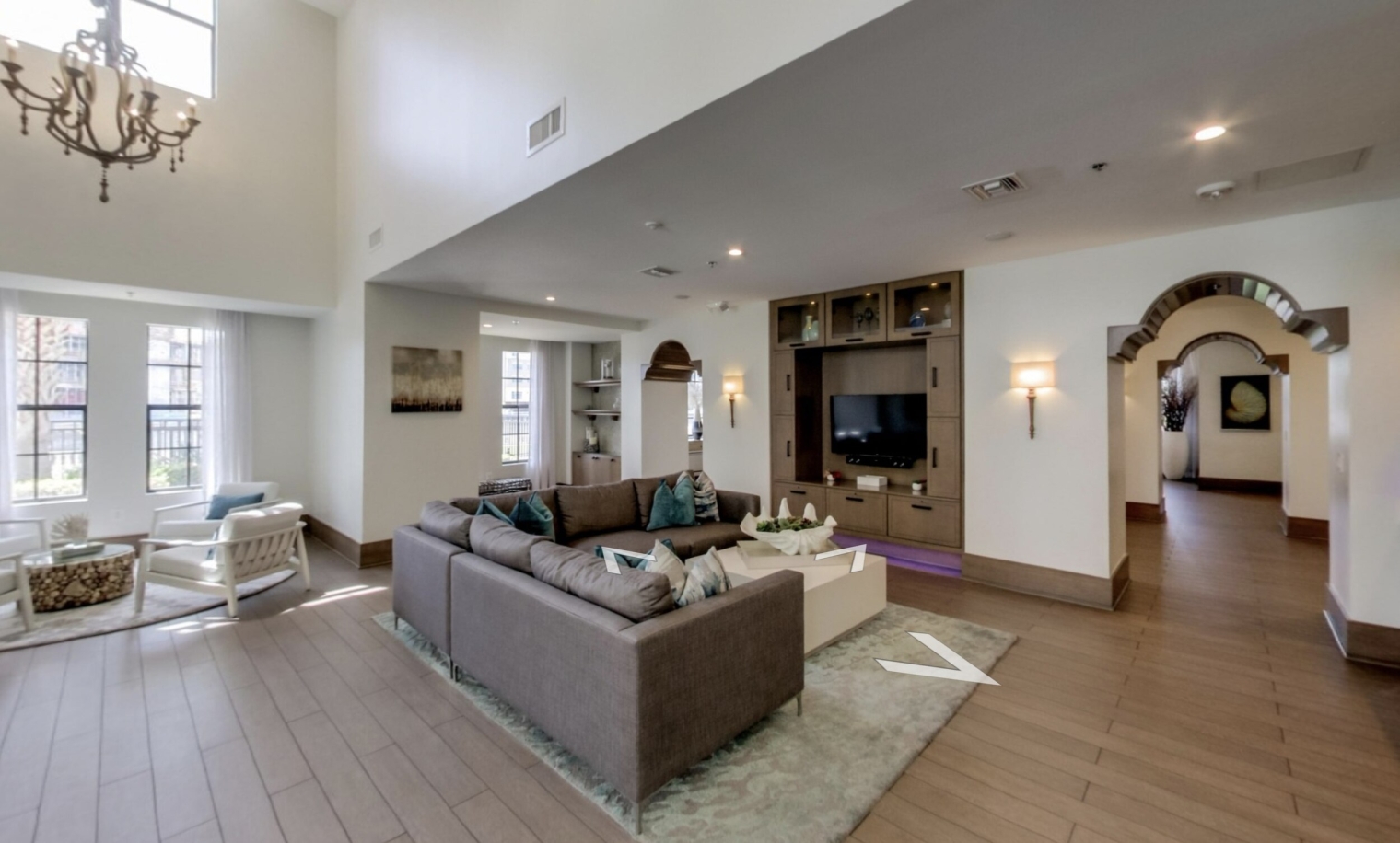 2bayshore tour livingroom